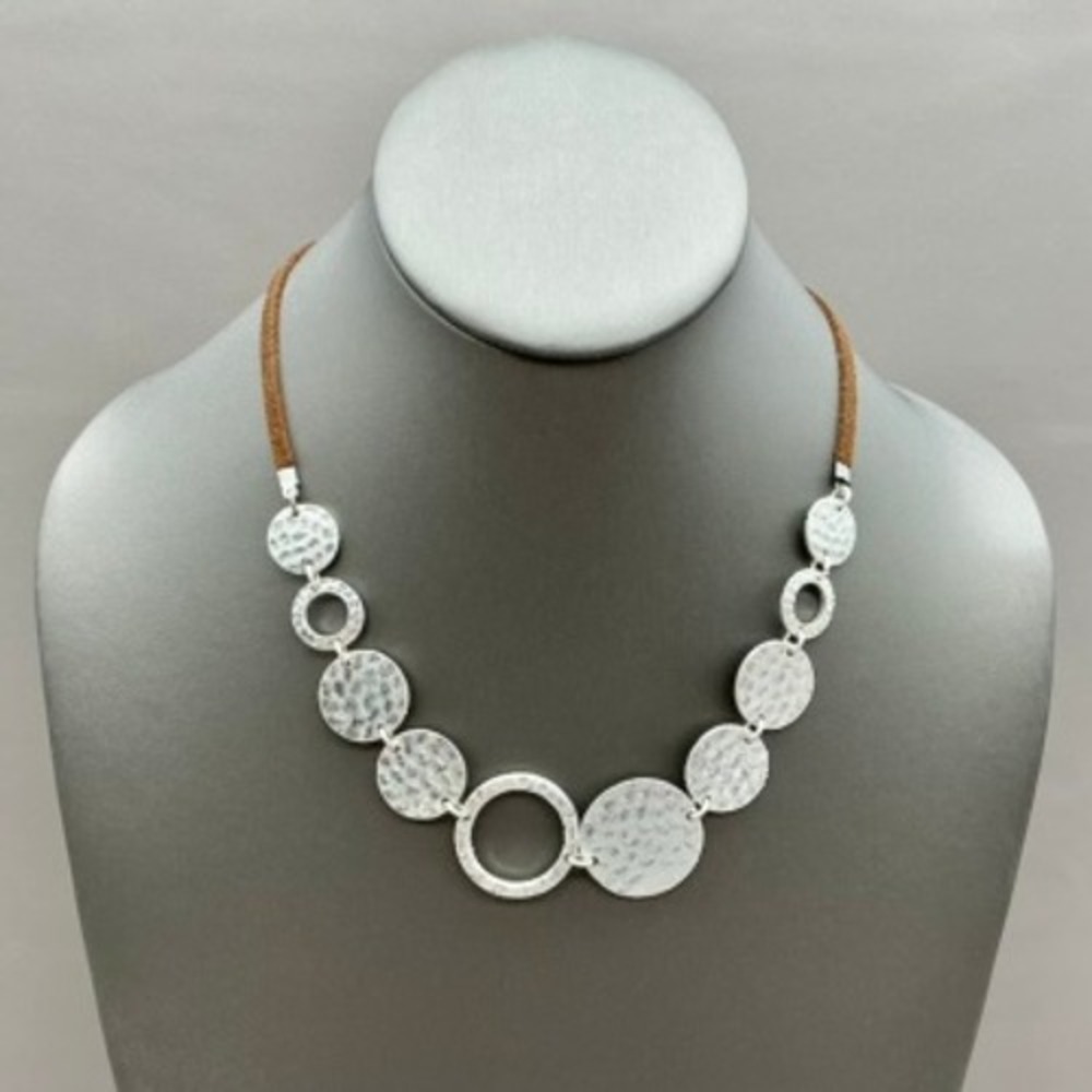 Vintage America Necklace Womens Silver Brown Hammered Circle Suede Cord 20 Inch